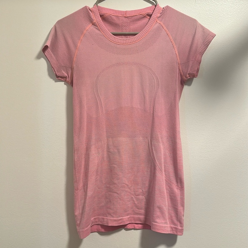 Lululemon Swiftly Tech Short-Sleeve - Hip Length